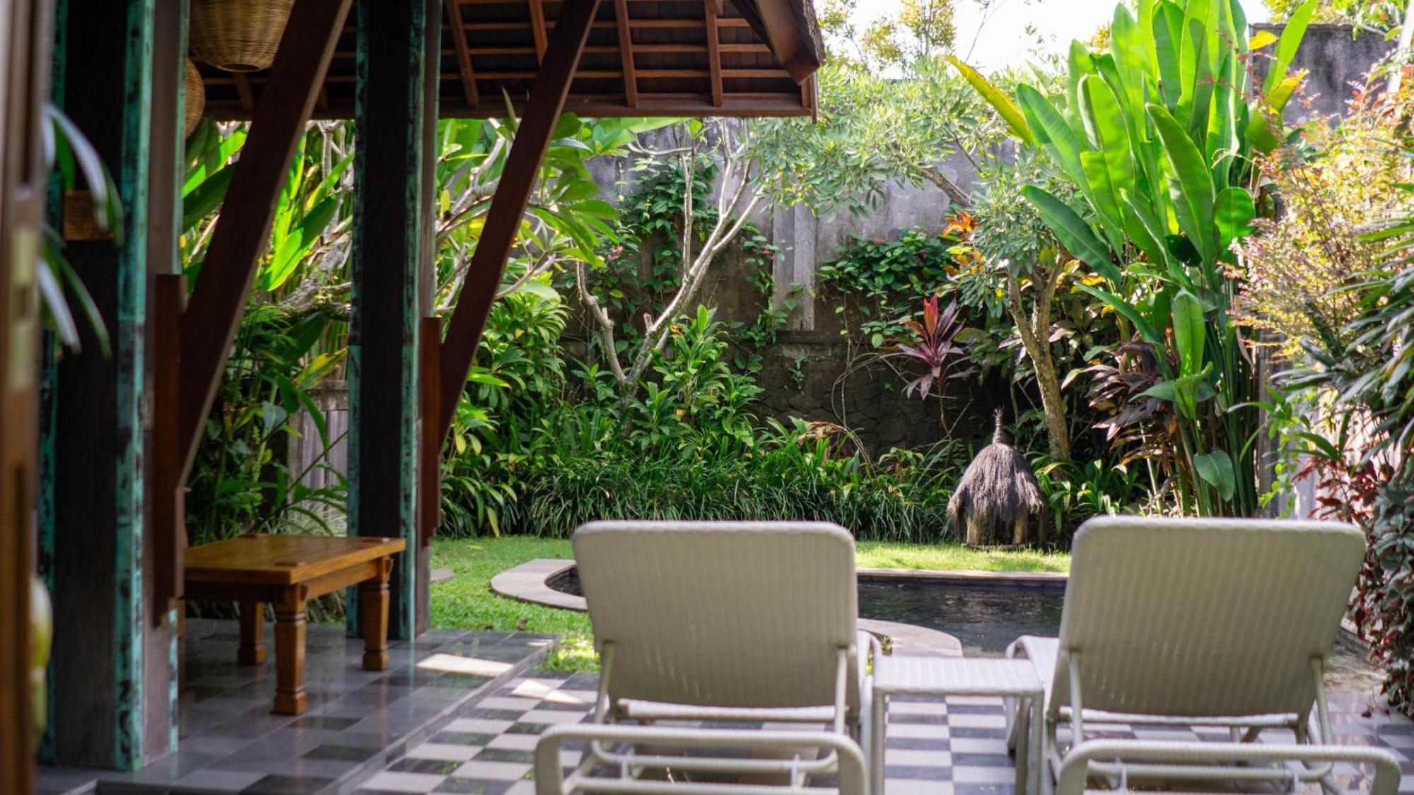 Tejaprana Bisma - Chse Certified Hotel Ubud  Ngoại thất bức ảnh A view of the garden from the villa