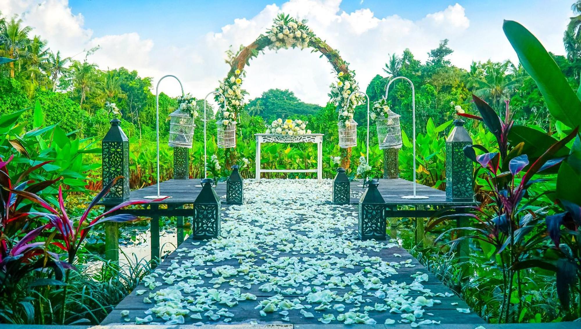 Tejaprana Bisma - Chse Certified Hotel Ubud  Ngoại thất bức ảnh The Chapel of the Flowers