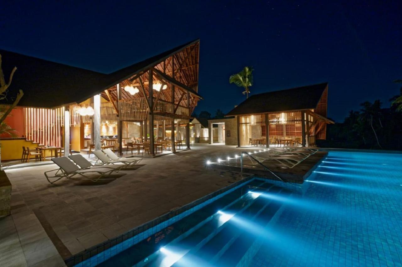 Tejaprana Bisma - Chse Certified Hotel Ubud  Ngoại thất bức ảnh The resort at night