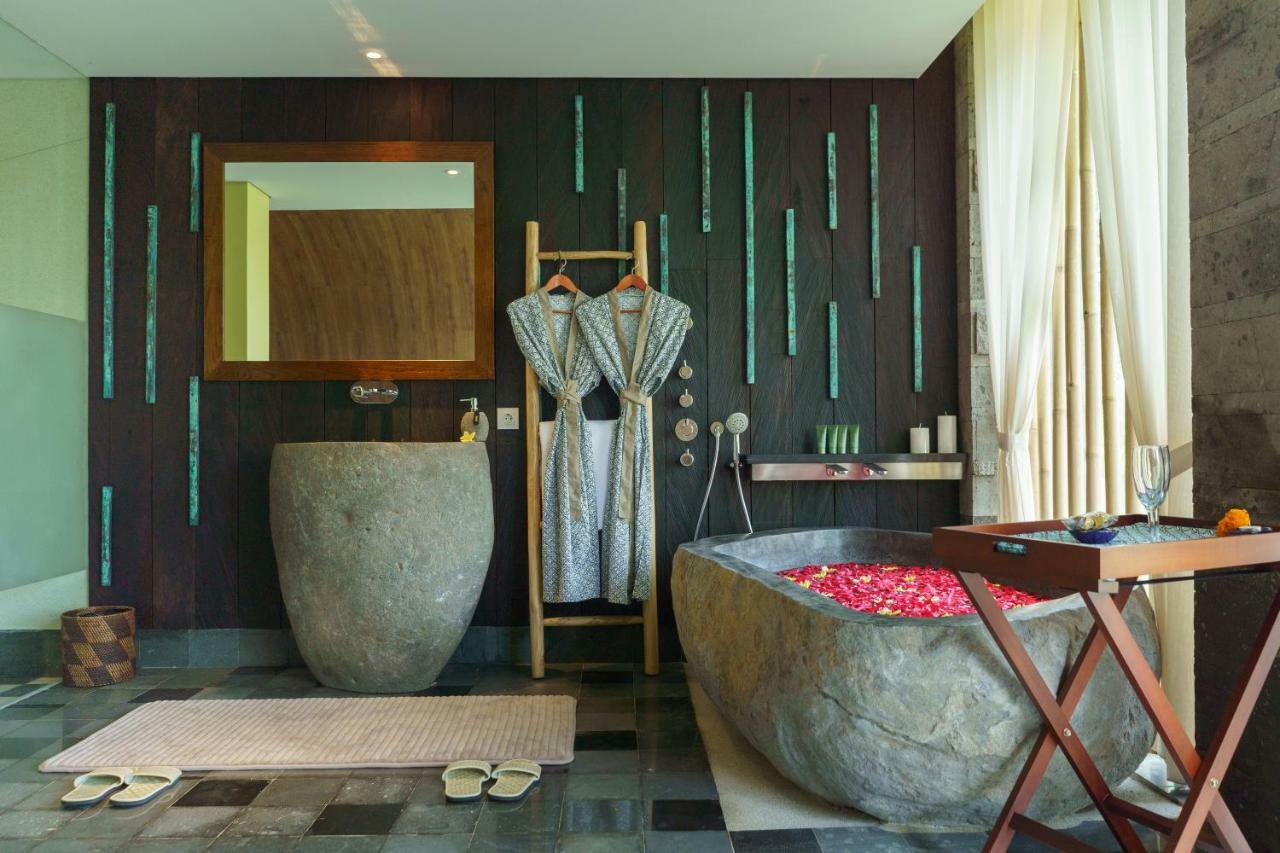 Tejaprana Bisma - Chse Certified Hotel Ubud  Ngoại thất bức ảnh Bathroom at the Taj Bengal